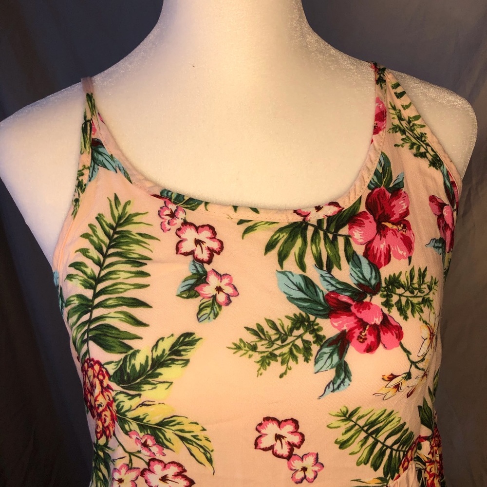 Fun Hawaiian themed dress!